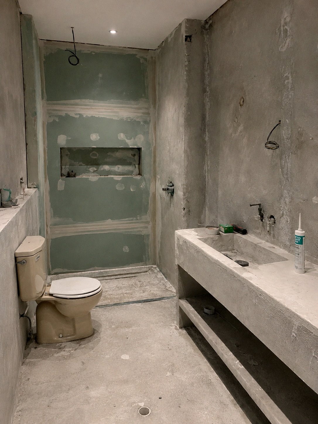 Salle de bain contemporaine — avant